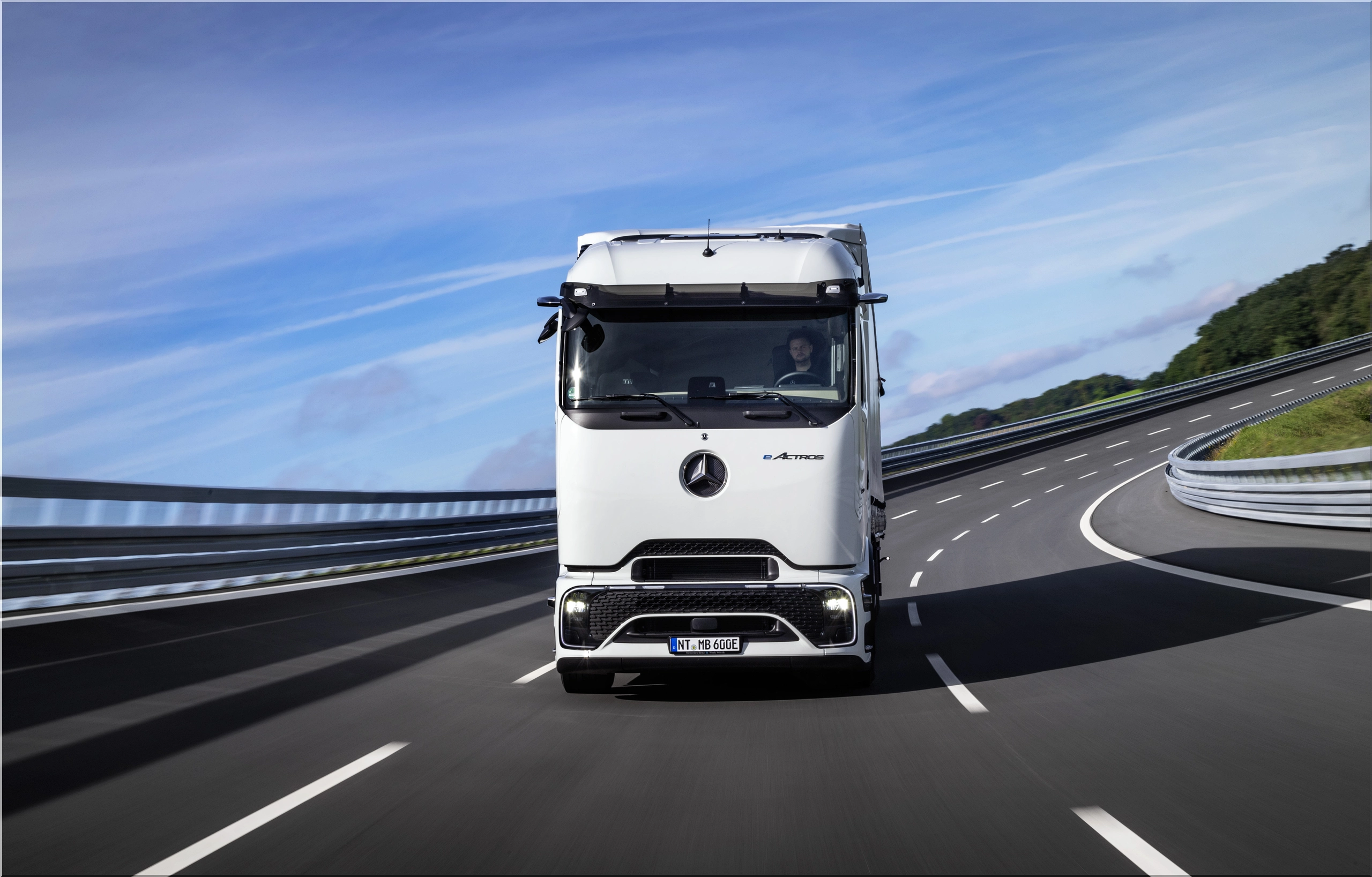 Mercedes Benz EActros 600 The Electric Truck That Can Outperform