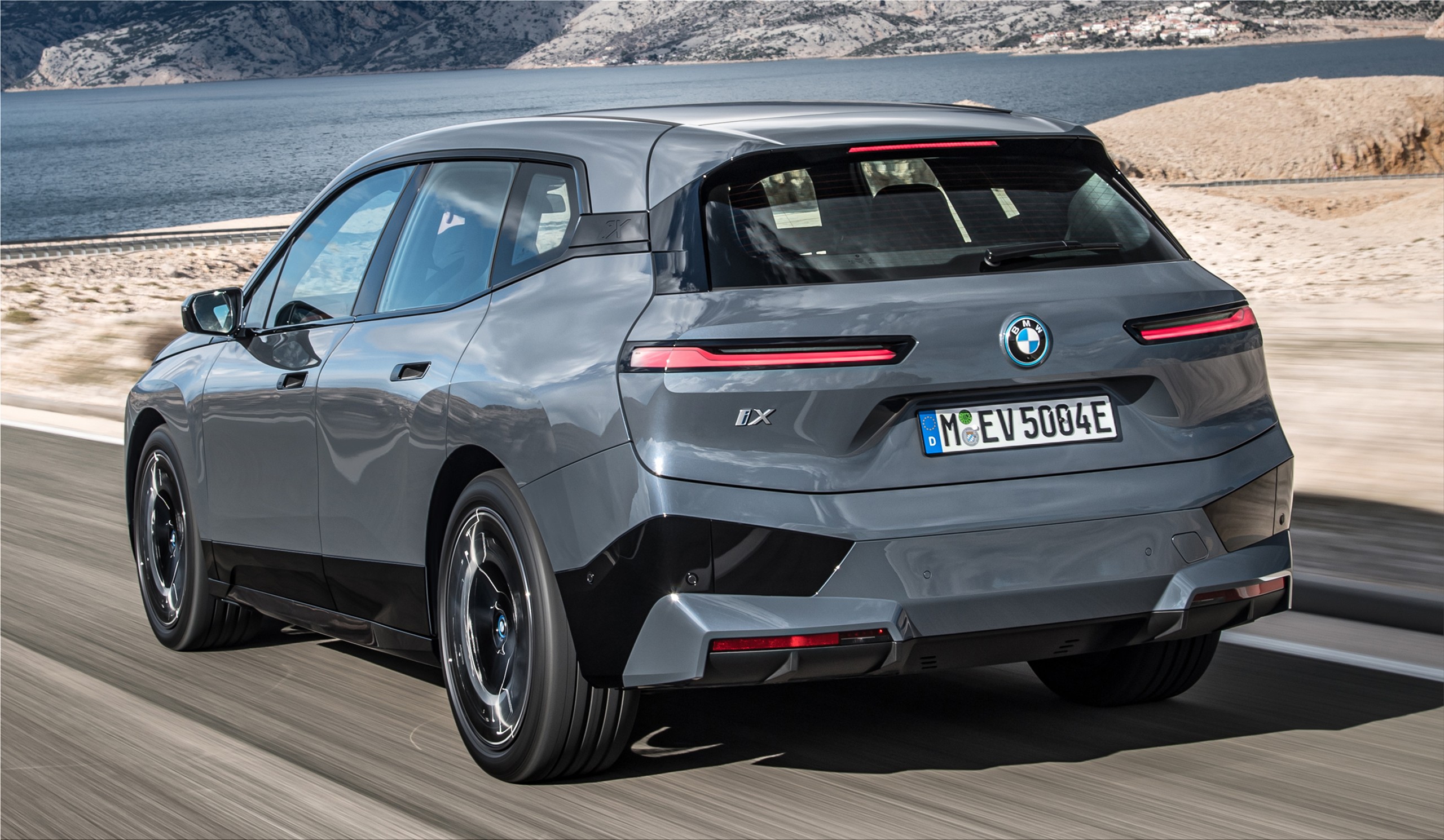 The production of the BMW iX began in Germany | Electric Hunter
