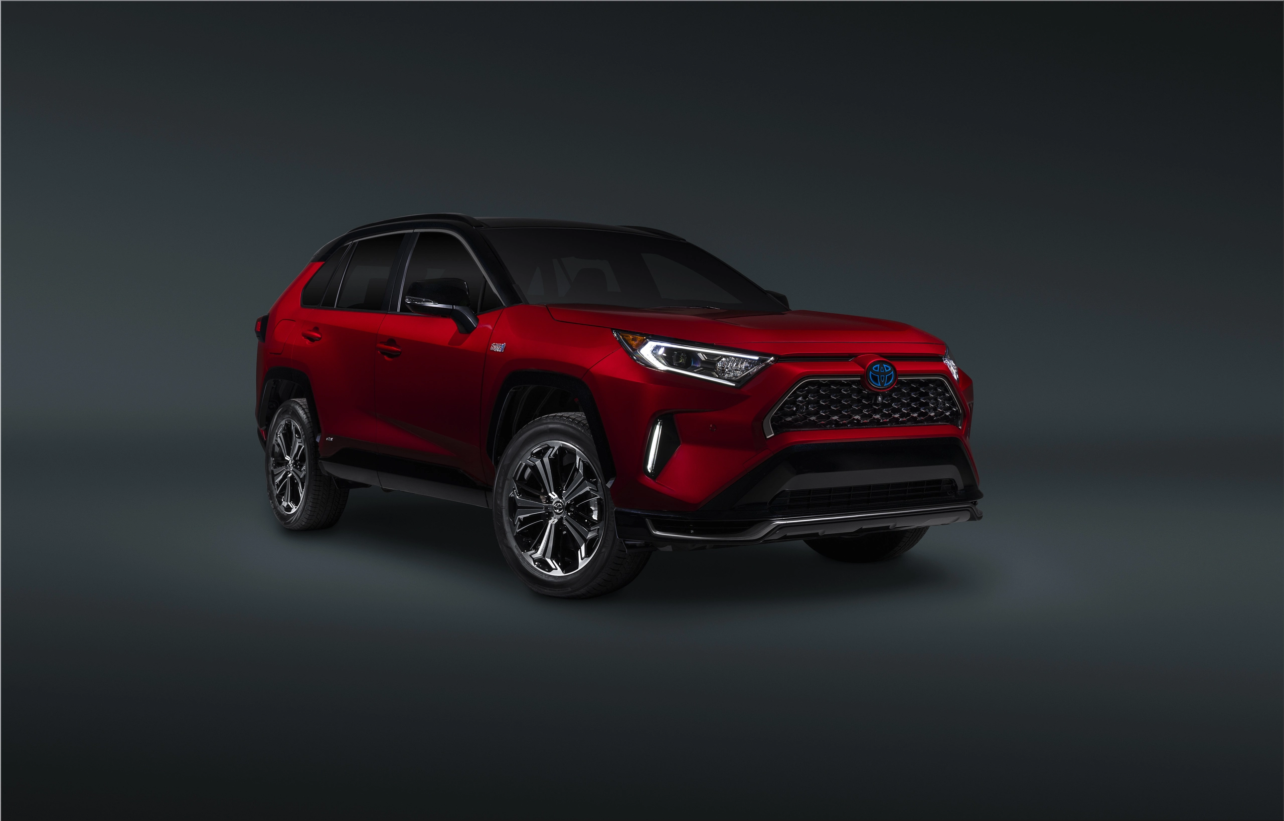 Toyota RAV4 Prime plug-in hybrid a new 300hp monster | Electric Hunter