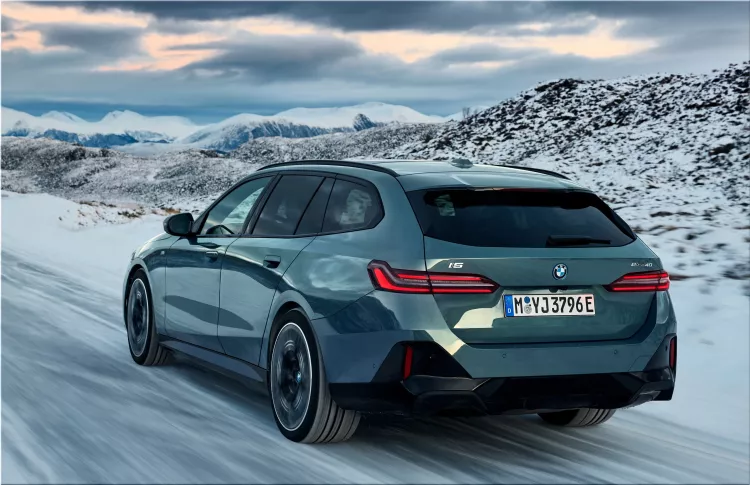 2025 BMW i5 Touring