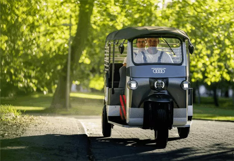 Electric rickshaws in India