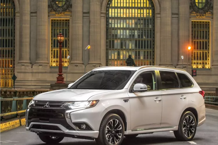 Mitsubishi Outlander Plug-In Hybrid hits 100000 sales | Electric Hunter